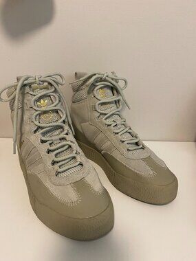 Preowned Adidas Samba Boots Size 8 Women